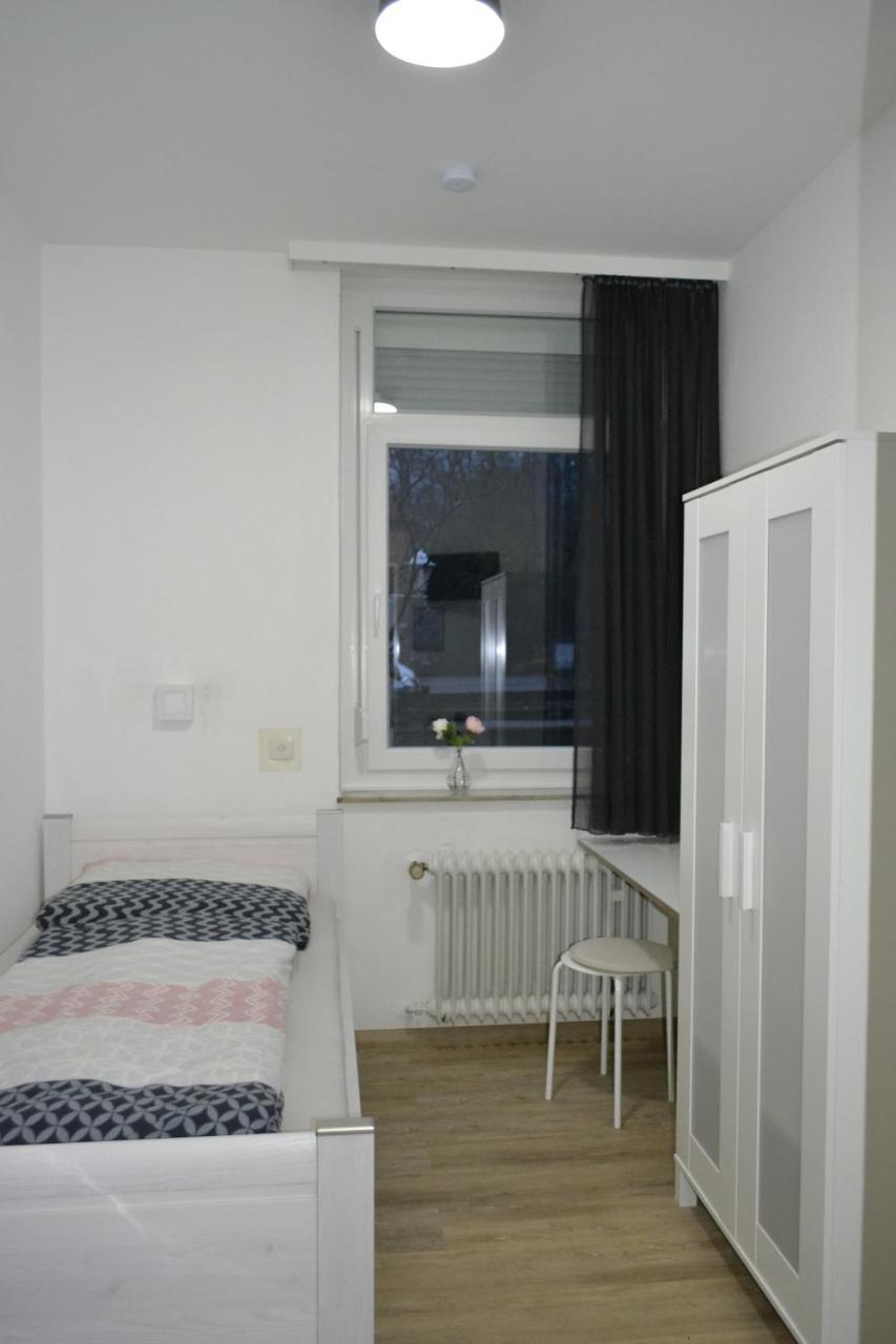 Pension Highway 3 Bielefeld Bagian luar foto