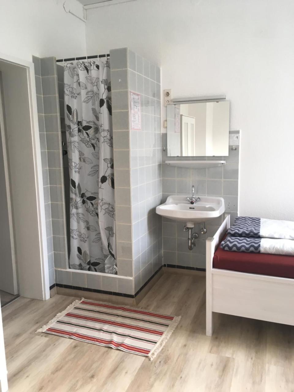 Pension Highway 3 Bielefeld Bagian luar foto