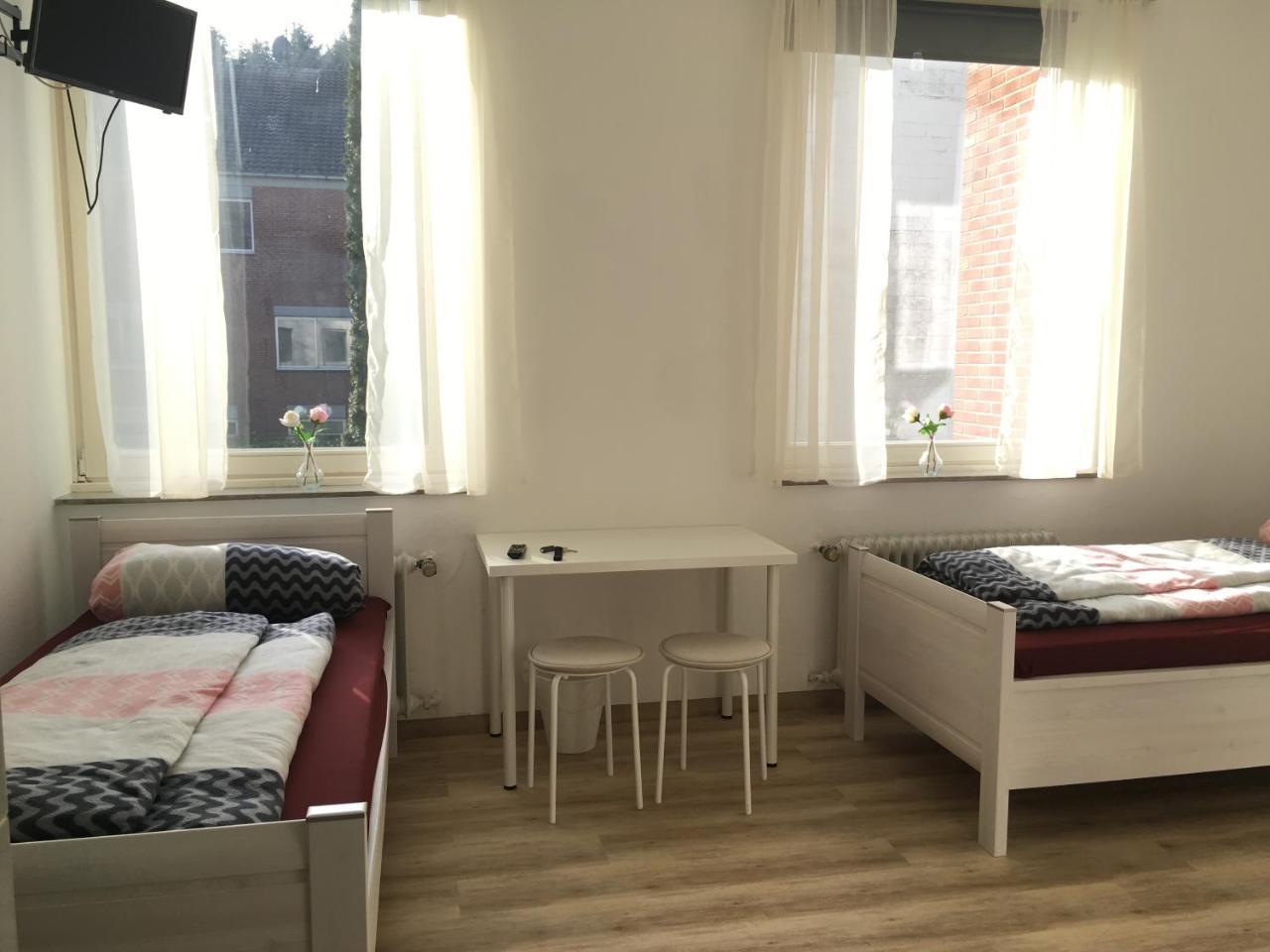Pension Highway 3 Bielefeld Bagian luar foto