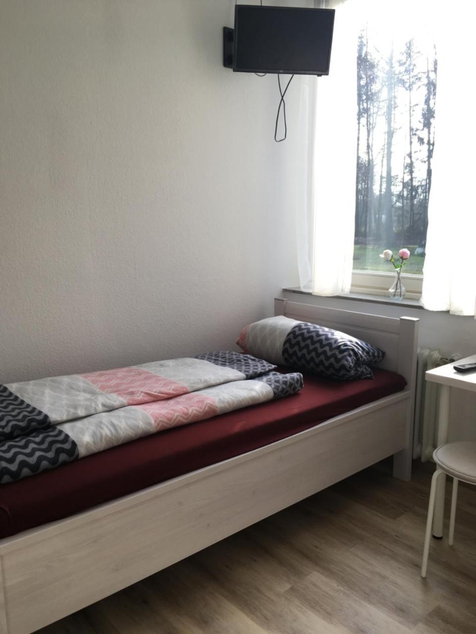 Pension Highway 3 Bielefeld Bagian luar foto