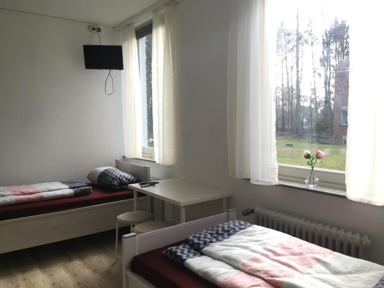 Pension Highway 3 Bielefeld Bagian luar foto